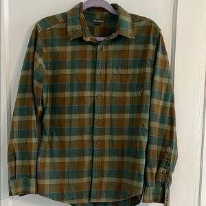 Men’s Eddie Bauer flannel. Size M